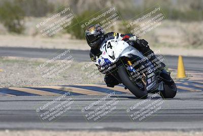 media/Jan-15-2026-Racers Edge (Thu) [[dfebeb70ab]]/3-B Group/Session 4 (Turn 5)/